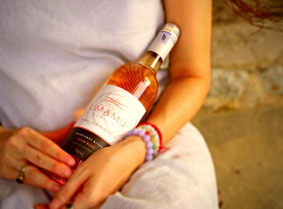 5 reasons why UMAMU rosé is the perfect way to tell someone you love them